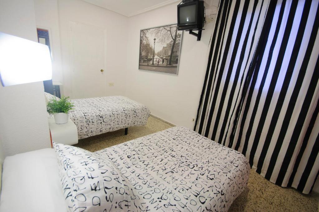 Hostal On Dormire Valencia Bilik gambar